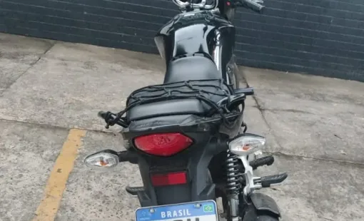 PM prende em Teixeira de Freitas dois homens suspeitos de receptação de moto furtada em MG