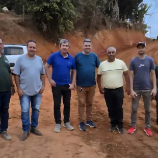 Prefeito Bemtivi anuncia início do calçamento na entrada de Santa Rita e celebra conclusão de estrada