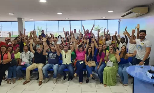 Prefeito e secretário de Saúde se reúnem com classe da enfermagem para falar sobre pagamento do piso salarial. Projeto será votado hoje (25) na Câmara