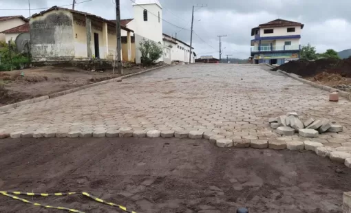Prefeito Mildson dá ordem para iniciar obras de calçamento em Santa Rita do Planalto