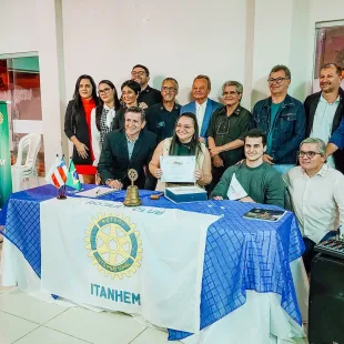 Rotary Club de Itanhém empossa novo presidente em noite de homenagens e companheirismo