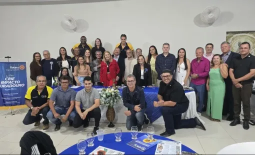 Rotary Club de Itanhém realiza transmissão de cargo e empossa nova diretoria para o ano rotário 2026/2027