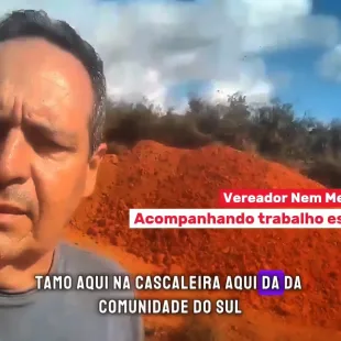 Vereador Nem Mendes Fecha Parceria Com Produtores Para Conseguir Cascalho e a Prefeitura Está Fazendo a Estrada Entre Itanhém, Santa Rita e Geribá