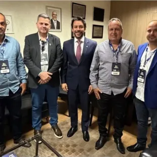 Vereadores articulam emenda parlamentar para Itanhém durante evento que participam em Brasília
