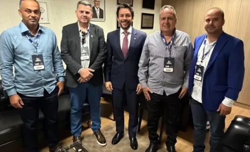 Vereadores articulam emenda parlamentar para Itanhém durante evento que participam em Brasília
